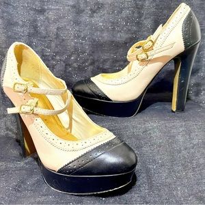 Pin Up style platform heels